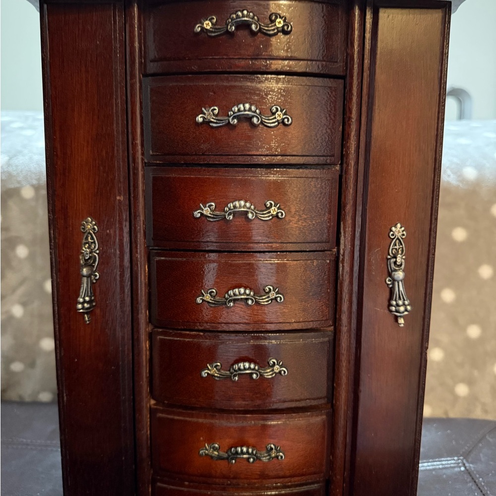 Elegant Wooden Jewelry Organizer